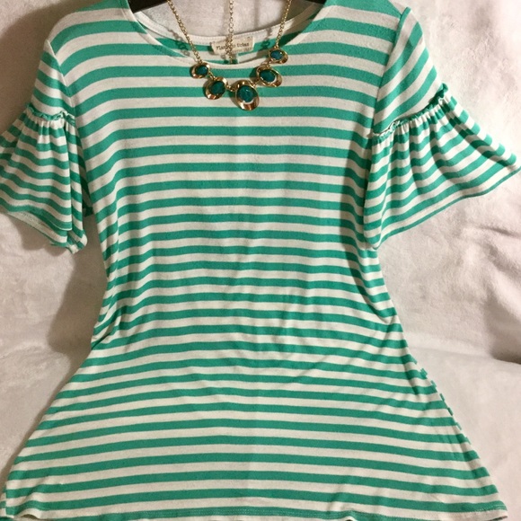 Flamingo Urban Tops - Flamingo urban Top & Necklace!